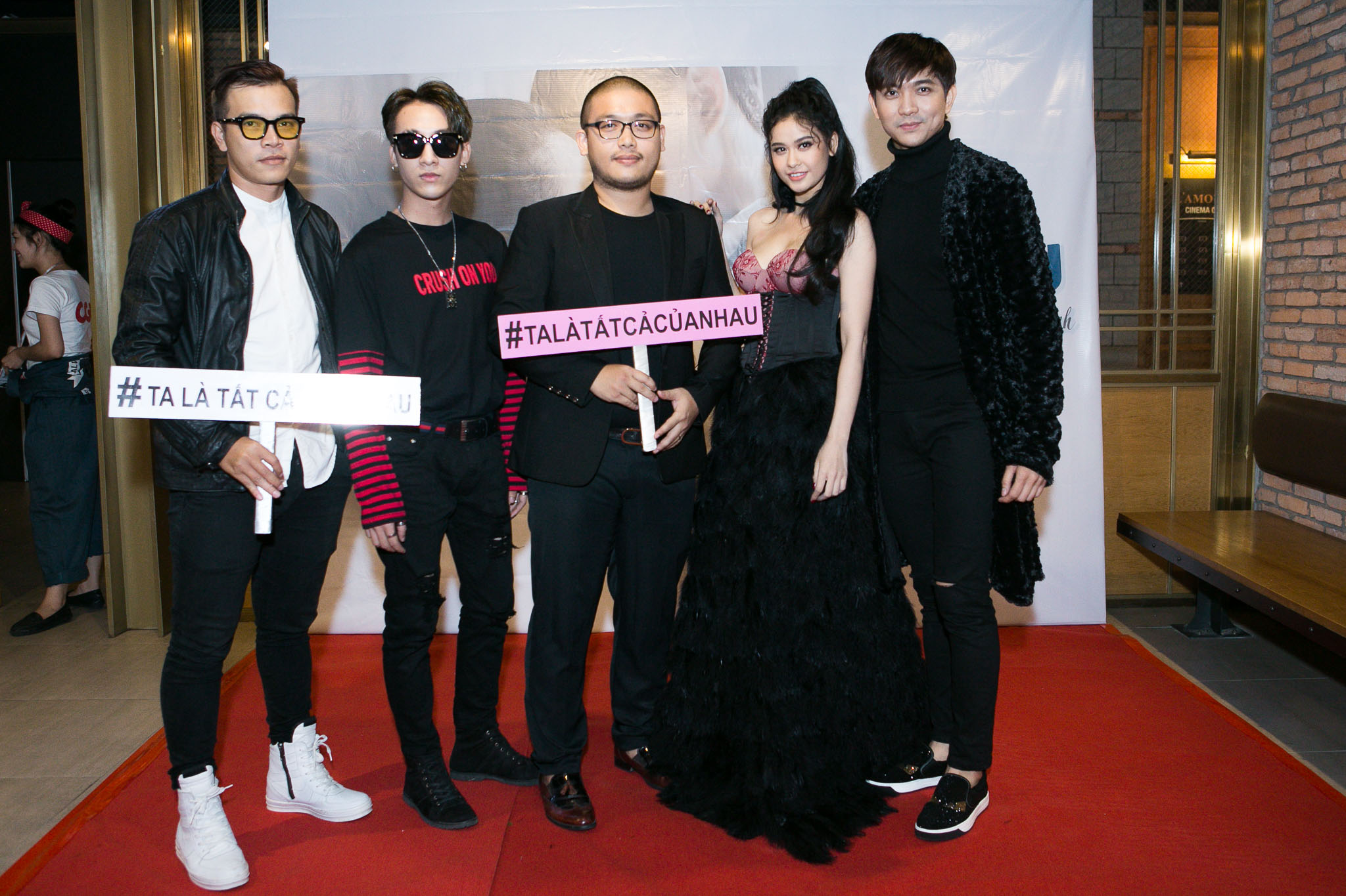 Tim chi nửa tỉ đưa Quỳnh Anh đi khắp Việt Nam