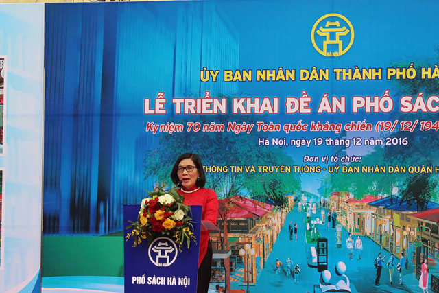  Bà Phan Tú Lan - Giám đốc Sở TT-TT Hà Nội phát biểu tại Lễ Khởi công Phố sách.