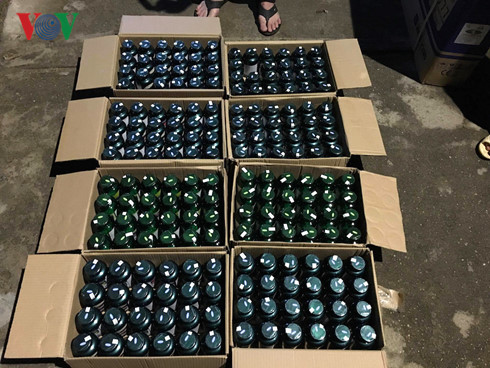 Bắt xe khách vận chuyển thực phẩm chức năng không rõ nguồn gốc