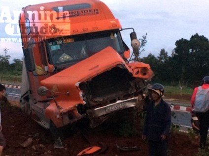 Xe container mất phanh, tài xế nhanh trí cứu nhiều người thoát nạn