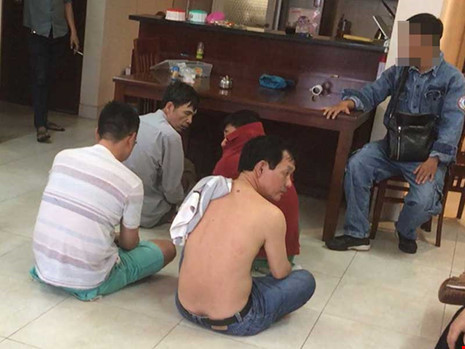 Giả thợ điện bắt sòng bạc ở chung cư cao cấp