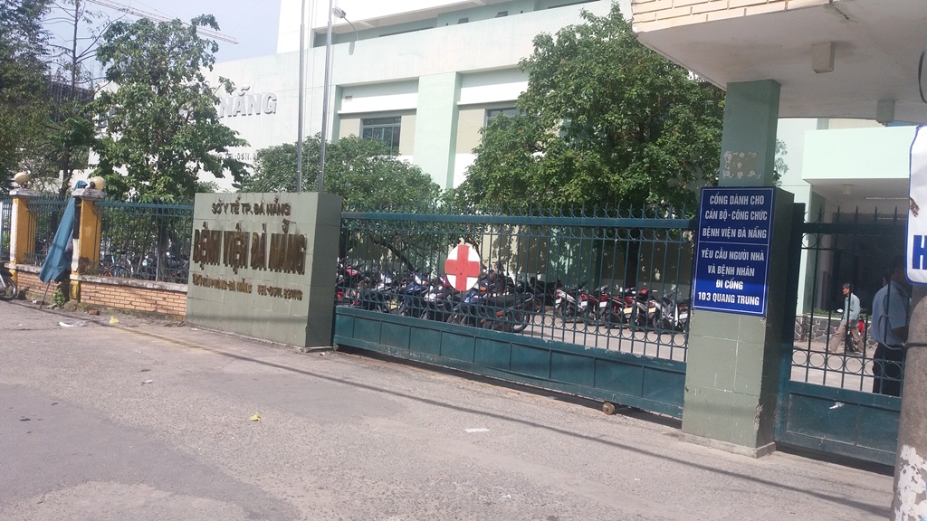 Nữ sinh bị người yêu cũ dùng dao cứa nhiều nhát vào người