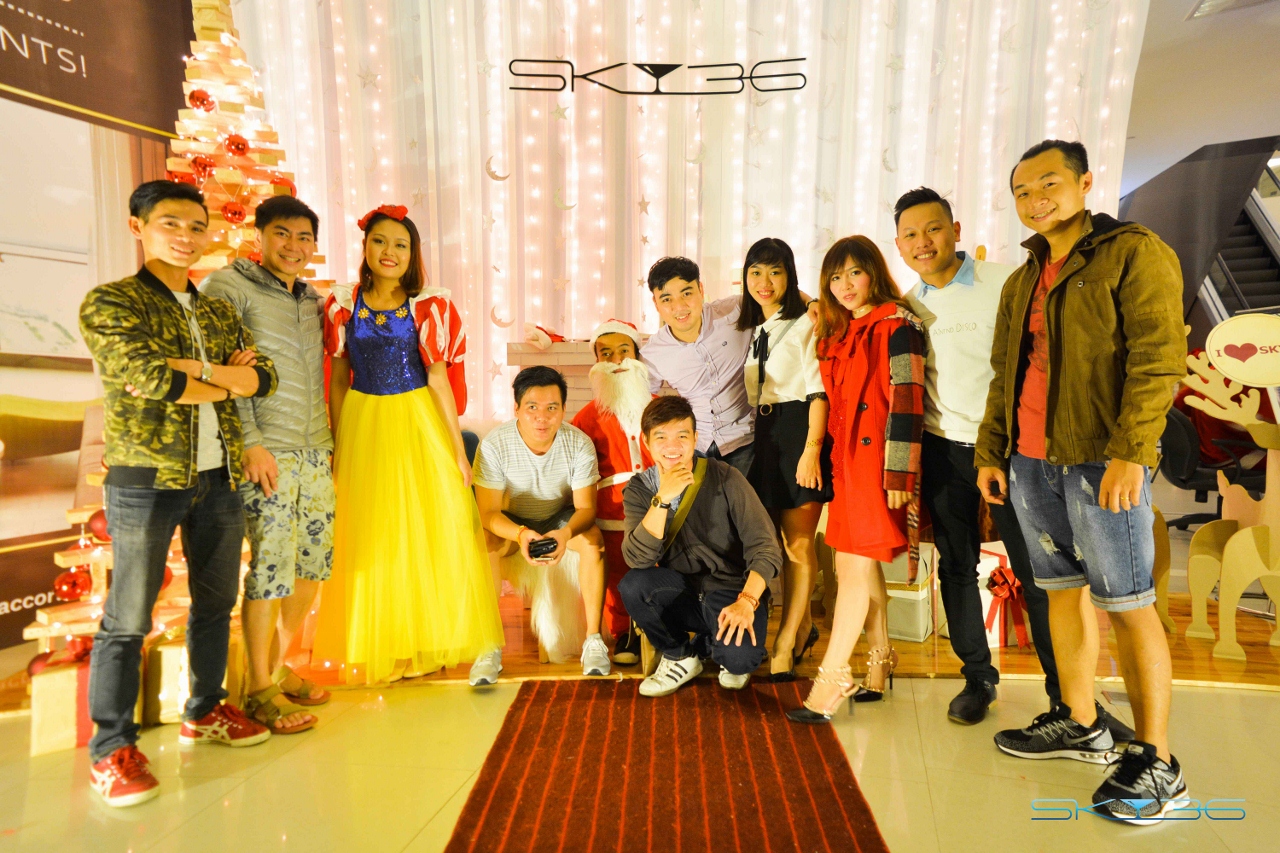 Độc đáo tiệc Giáng sinh và năm mới tại bar cao nhất Việt Nam