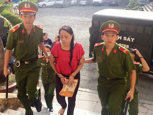 Hoãn phiên xử phúc thẩm hoa hậu quý bà lừa đảo hàng trăm tỷ đồng