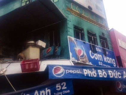 Cháy quán cơm bình dân, một người bị bỏng nặng