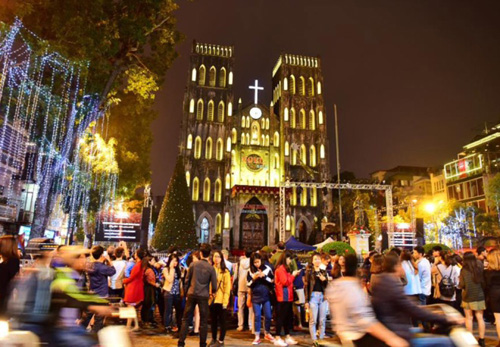 Sở Văn hóa Hà Nội có văn bản đề nghị các cơ sở tôn giáo rung chuông vào thời khắc giao thừa. Ảnh minh họa: Giang Huy.