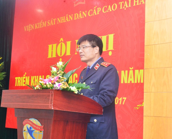 Đồng chí Nguyễn Huy Tiến, Viện trưởng Viện cấp cao 1 phát biểu tại Hội nghị