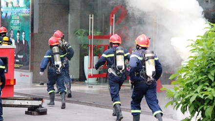 TPHCM Đề xuất dùng trực thăng quân đội chữa cháy