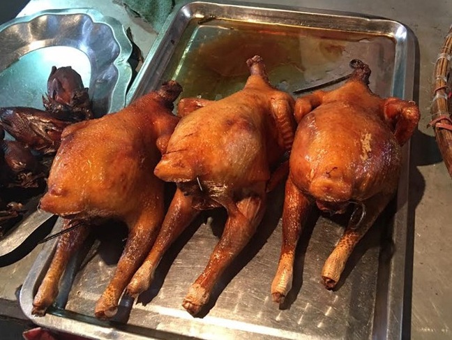 Cảnh giác gà không đầu đang bán tràn lan tại các chợ