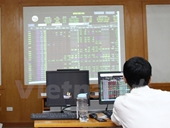 Nhóm cổ phiếu vốn hóa lớn bị bán ra, VN-Index về mức 681 điểm