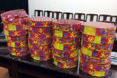 Vận chuyển 28 bánh pháo nổ từ Lạng Sơn về Hà Nội