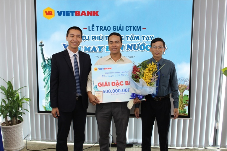 Đầu năm, Vietbank trao giải thưởng nửa tỷ đồng cho khách hàng