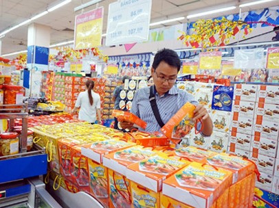 Không khí sắm Tết nhộn nhịp tại các siêu thị