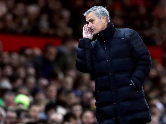 HLV Mourinho thổi lửa vào đại chiến với Liverpool