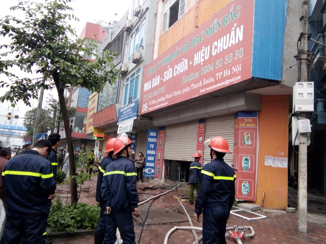 Hà Nội Cháy cửa hàng trên đường Tố Hữu