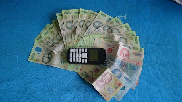 Giả mua quan tài để lừa tiền