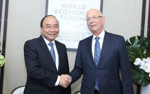 Thủ tướng Nguyễn Xuân Phúc và Chủ tịch WEF Klaus Schwab.