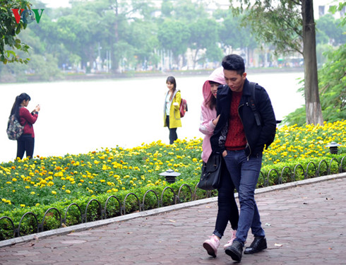 Không khí lạnh tăng cường, nền nhiệt tại Hà Nội phổ biến 14-16 độ C