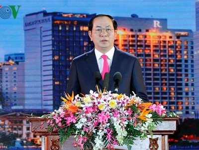 Chủ tịch nước dự chương trình nghệ thuật Xuân Quê hương 2017