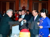 Thủ tướng Nguyễn Xuân Phúc chủ trì tiệc chiêu đãi Đoàn Ngoại giao