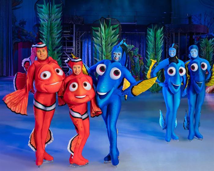 Cư dân mạng săn lùng vé Disney On Ice làm quà đầu năm cho con