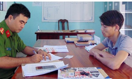 Ba nam sinh bắt cóc bạn học để tống tiền