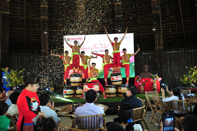 Làng Sen Việt Nam vào Hội