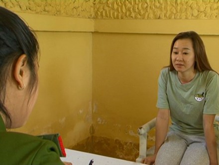 Thua bạc, một phụ nữ vung dao đâm chết người