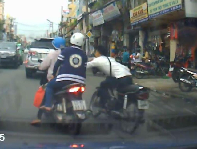 Truy bắt nhóm cướp giật làm người mẹ tử vong, con gái mang thai nhập viện