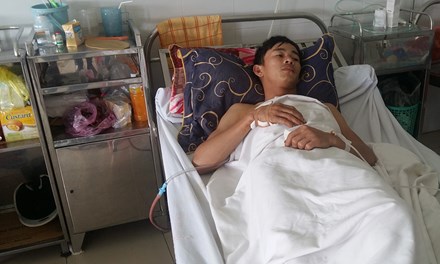 Đâm gục bạn nhậu vì không được   mời cụng ly