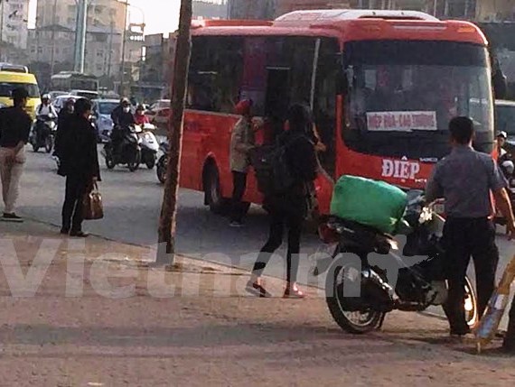 Bùng phát nạn xe dù , bến cóc sau điều chuyển luồng tuyến