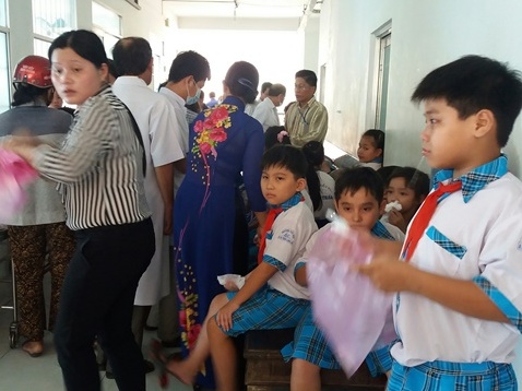 Vụ hơn 200 học sinh nhập viện Do thực phẩm nhiễm vi sinh