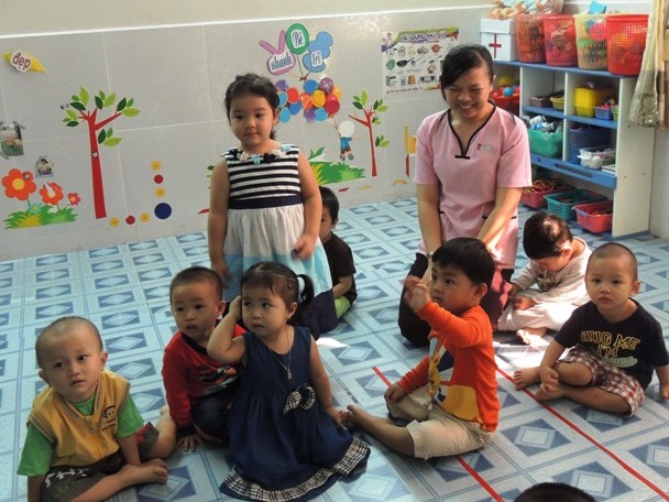 Tuyển giáo viên mầm non kiểu vơ bèo vạt tép