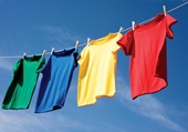 Mẹo giặt quần áo bằng máy giặt không phai màu