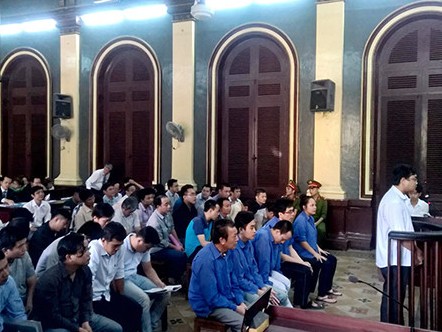 64 đối tượng trong đường dây đánh bạc hơn 300 tỷ hầu tòa