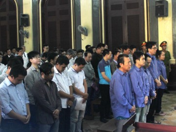 Tuyên án bác sĩ, sinh viên trong đường dây đánh bạc 330 tỉ