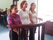 Phạt tù nhóm phụ nữ đánh ghen cô giáo ngay trên bục giảng