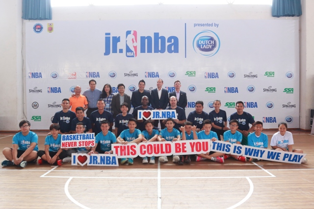 Jr.NBA lần thứ 4 trở lại với sự đồng hành của nhãn hàng Cô Gái Hà Lan