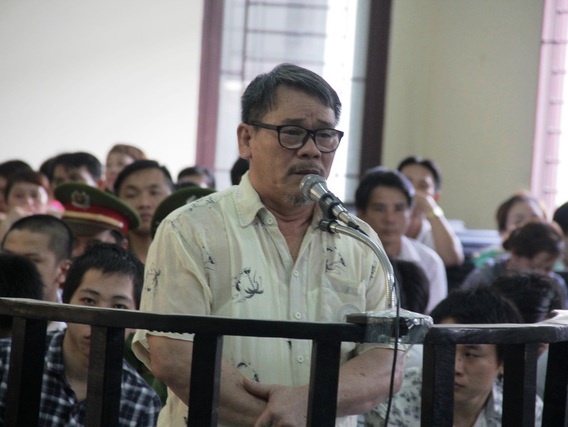 Người nhà đàn em Năm Cam đại náo phiên tòa