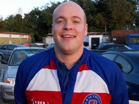 Người đàn ông bị điện giật chết khi vừa sạc vừa dùng iPhone