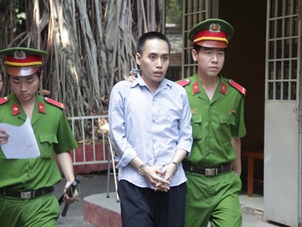 Nghịch tử nghiện ma túy đá, sát hại cha ruột tại phòng trọ