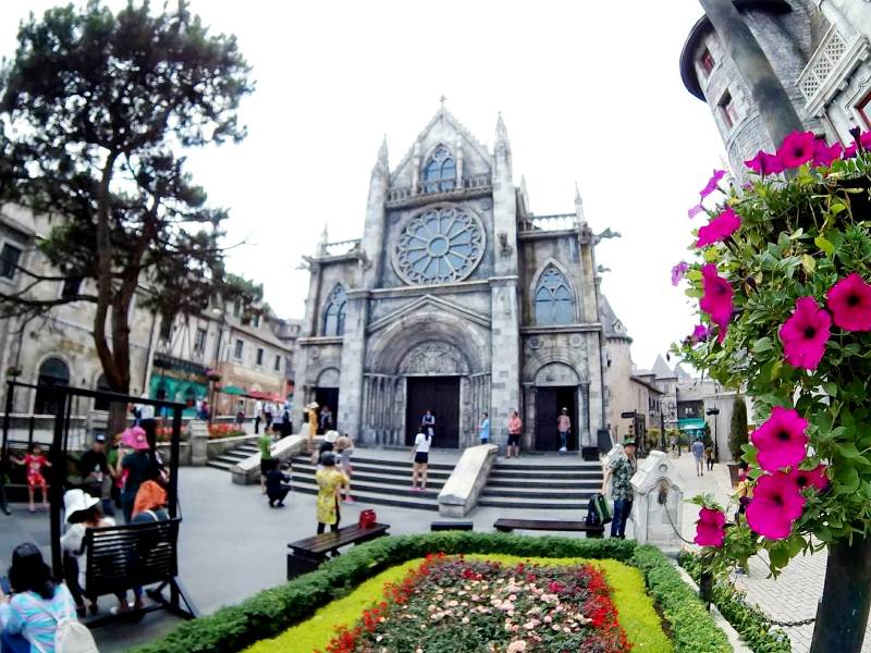 Mercure Bà Nà Hills French Village ưu đãi hấp dẫn dịp hè 2017