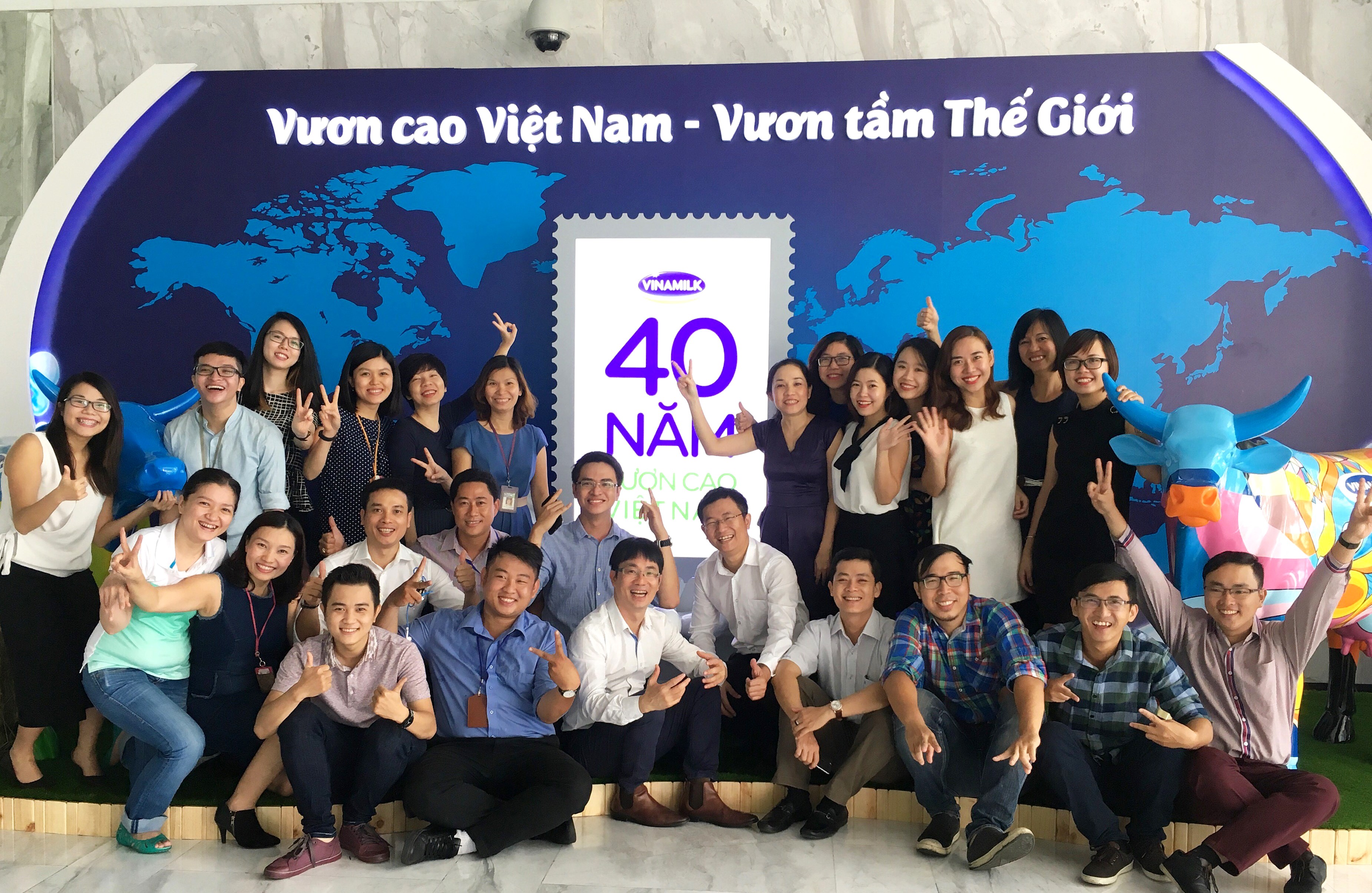 Vinamilk còn là một trong năm doanh nghiệp nhận Giải thưởng Thương hiệu Nhà Tuyển Dụng Hấp Dẫn Nhất với thế hệ Y (1986 -2000) minh chứng nội lực mạnh mẽ và môi trường làm việc năng động, có khả năng thu hút nguồn lực trẻ trung, sáng tạo