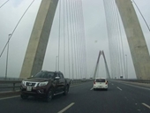 Truy kỹ, xử nghiêm 5 xe ô tô đi ngược chiều trên cầu Nhật Tân