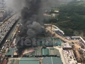 Hỏa hoạn lớn trên đường Phạm Hùng, chưa rõ thiệt hại