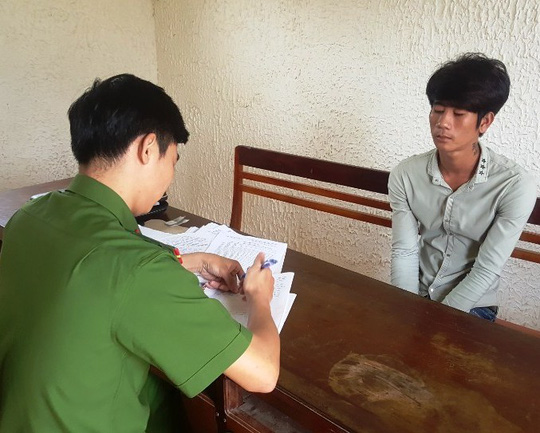 Khởi tố kẻ lừa tình nữ sinh lớp 11 rồi tung clip sex lên mạng