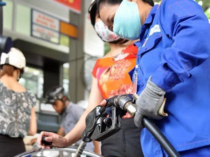 Giá xăng trước áp lực tăng mạnh