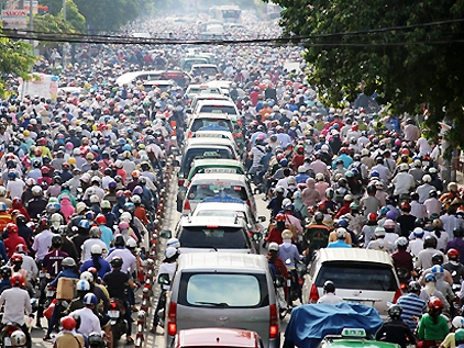 Chuyên gia  Xe máy là thủ phạm ùn tắc ở TP HCM, cần cấm