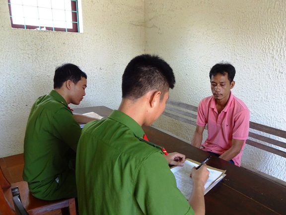 Khởi tố vụ mẹ mang bầu và con gái tử nạn dưới bánh xe đầu kéo