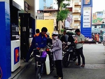 Xăng dầu đồng loạt giảm giá